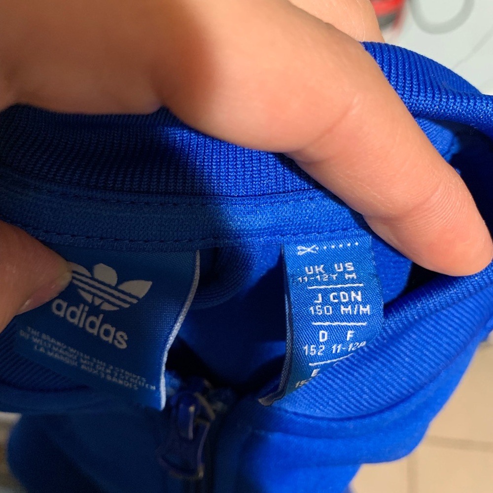 Adidas sweater youth size M